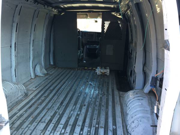 One owner 2007 GMC Savana 2500 6.0 Engine cargo van for sale in Aurora, CO – photo 10