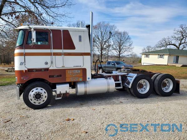 1982 Peterbilt 362 - cars & trucks - by owner - vehicle automotive... for sale in Pomona, MO – photo 4