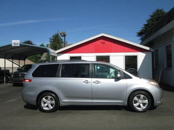 2011 Toyota Sienna LE Minivan 4D Cars and Trucks for sale in Portland, OR – photo 2