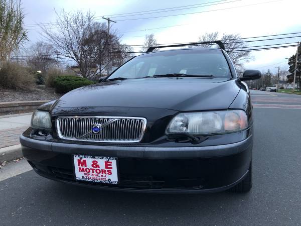 2004 Volvo V70 Wagon - cars & trucks - by owner - vehicle automotive... for sale in Morganville, NJ – photo 4
