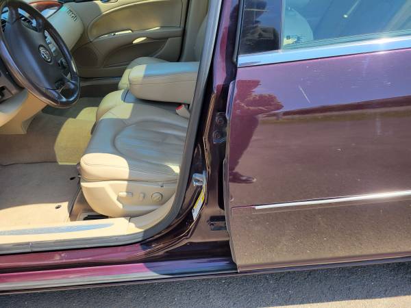 super clean Buick Lucerne for sale in Hamden, CT – photo 6