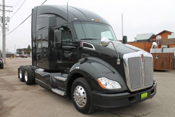 2015 KENWORTH T680 DOUBLE BUNK NEW TIRES AUTOMATIC NAV 455 HP PACCAR... for sale in WINDOM, ND – photo 6