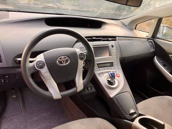 2012 Toyota Prius Hybrid Plugin - cars & trucks - by owner - vehicle... for sale in Mosier, OR – photo 3