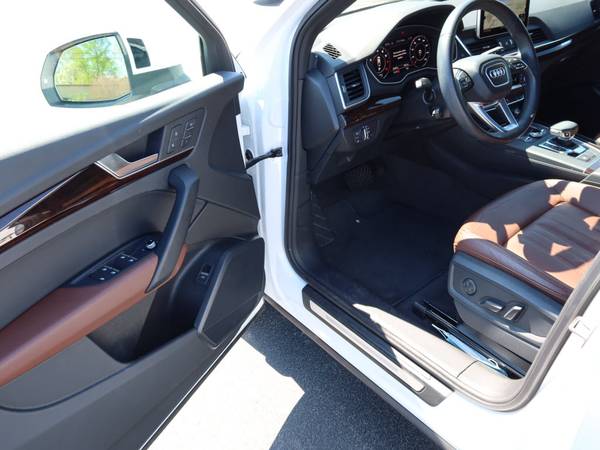 2018 Audi Q5 2 0T quattro Premium Plus - - by dealer for sale in Hendersonville, NC – photo 15