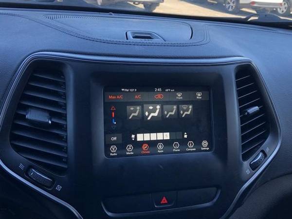 2019 Jeep Cherokee Latitude CALL/TEXT - - by dealer for sale in Gladstone, OR – photo 12