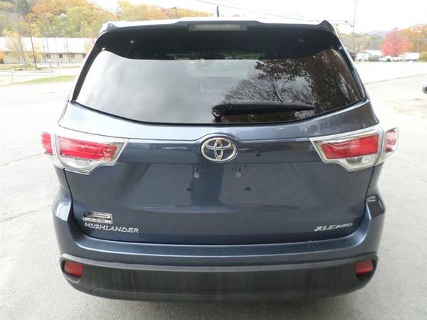 2015 Toyota Highlander XLE AWD V6 - - by dealer for sale in Springfield, VT – photo 5
