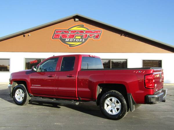 2018 Chevy Sivlerado LT 4x4 - Low Miles! - cars & trucks - by dealer... for sale in New Glarus, WI – photo 6