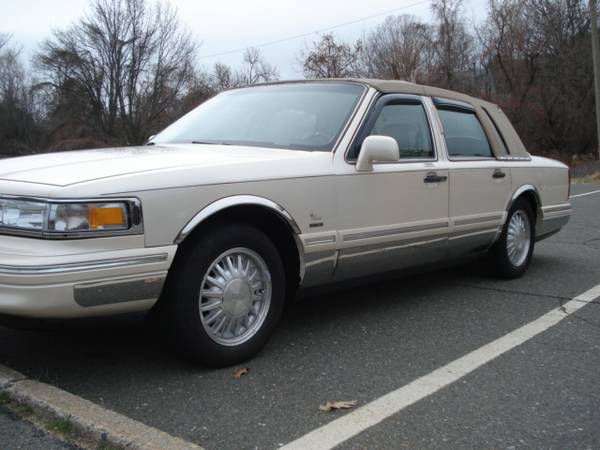 █ 1996 LINCOLN TOWN CAR CARTIER EDITION █ - cars & trucks - by owner... for sale in Weston, MA – photo 10