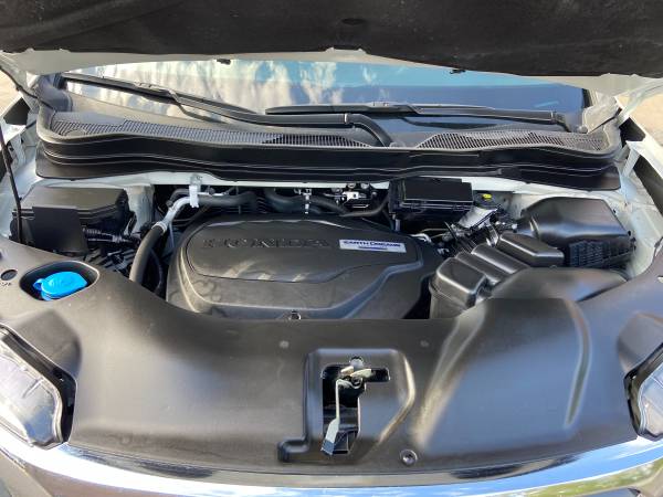 2019 Honda Ridgeline RTL-E AWD 42xxx Miles 26 MPG Warranty - cars & for sale in Circle Pines, MN – photo 20