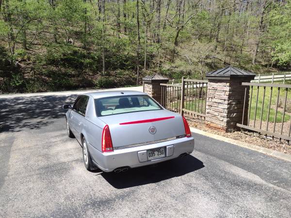 Like New 06 Cadillac DTS for sale in Bella Vista, AR – photo 3