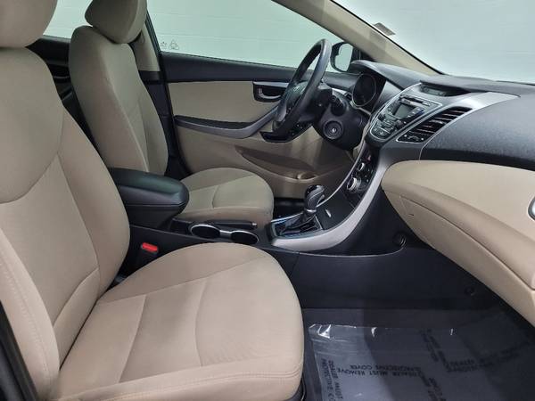 2015 Hyundai Elantra SE-68k miles-Well Maintained! for sale in Silvis, IA – photo 8