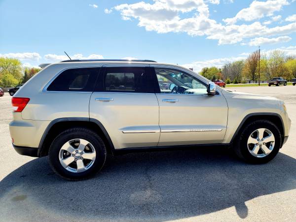 2011 Jeep Grand Cherokee LTD - - by dealer - vehicle for sale in Neenah, WI – photo 7
