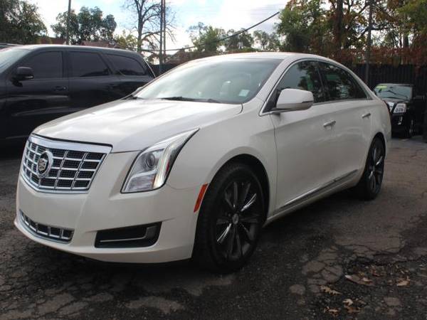 2014 Cadillac XTS 4dr Sdn FWD - cars & trucks - by dealer - vehicle... for sale in Detroit, MI – photo 3