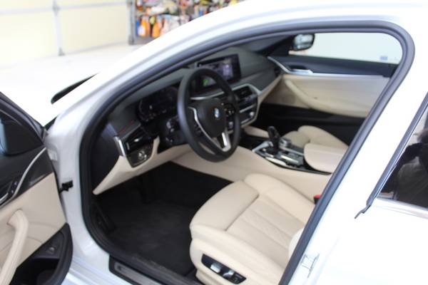 2021 bmw 540i loaded 1500 mi may trade was $64400 new now $59995 -... for sale in Peoria, AZ – photo 8