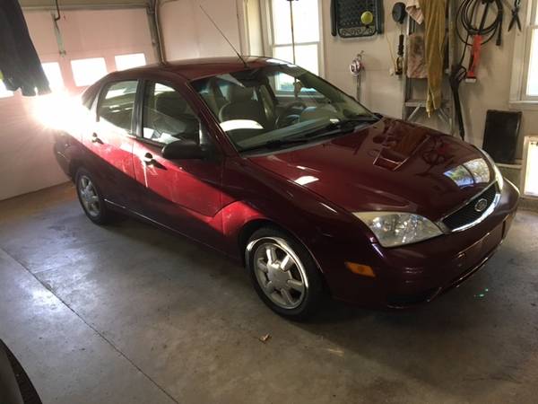 2006 Ford Focus ZX4 - cars & trucks - by dealer - vehicle automotive... for sale in Hinsdale, NY