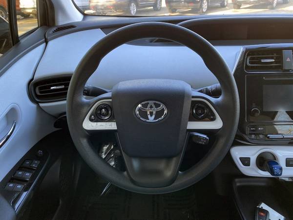 2016 Toyota Prius 5dr HB Technology ONLINE CREDIT APPLICATION. GET... for sale in Mishawaka, MI – photo 10