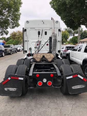 2010 Freightliner Cascadia for sale in Downey, CA – photo 4