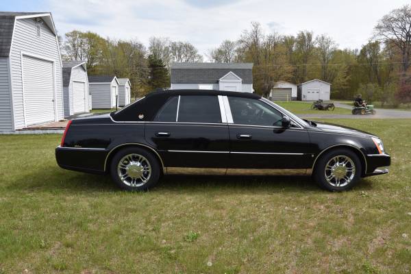 REDUCED $6K ONE-OF-A-KIND CADILLAC DTS SPECIAL EDITION GOLD VINTAGE for sale in Ontonagon, MN – photo 9