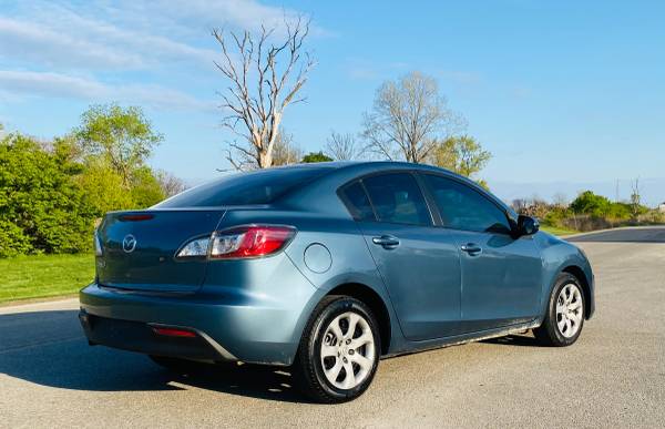 2010 Mazda 3I Sport - - by dealer - vehicle for sale in Columbus, OH – photo 4