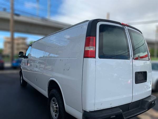 2011 Chevrolet Express 3500 - cars & trucks - by dealer - vehicle... for sale in Pearl City, HI – photo 4