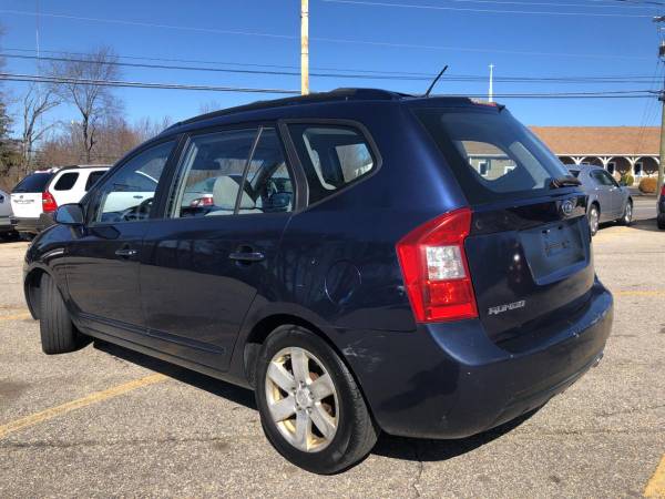 2007 Kia Rondo EX 4dr Wagon V6 - - by dealer - vehicle for sale in Derry, ME – photo 2