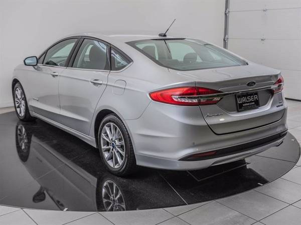 2017 Ford Fusion Hybrid SE - cars & trucks - by dealer - vehicle... for sale in Wichita, OK – photo 12