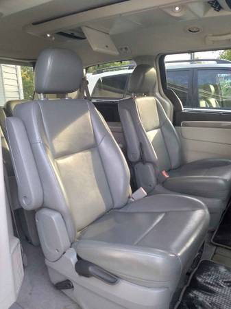 10 VW ROUTAN LUXURY MINIVAN Leather-Captain Chairs-DVD Maint for sale in East Derry, NH – photo 10