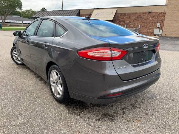 2016 Ford Fusion SE, 21k, Runs & Drives Great! Loaded w/Heated Seats! for sale in Holland , MI – photo 4