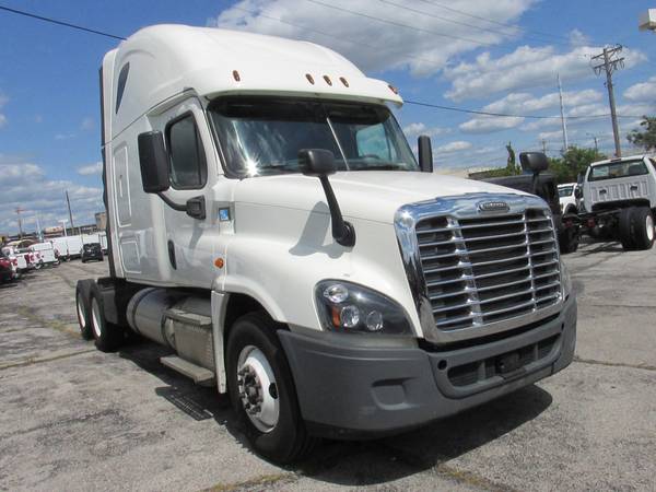 2017 FREIGHTLINER CASCADIA Truck - - by dealer for sale in southern IL, IL – photo 14