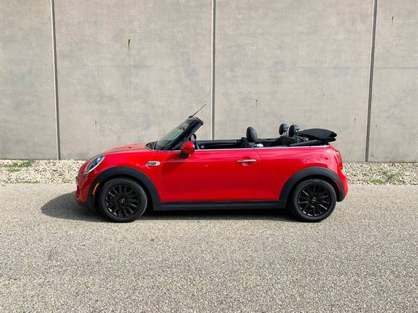 2019 Mini Cooper S - Convertible ! 6 -speed Manual - 5k mi ! NEW !! for sale in Madison, WI – photo 7