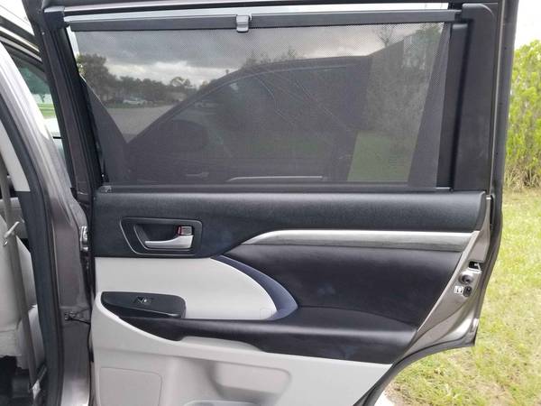 2017 Toyota Highlander LIMITED Platinum, Third Row Seat, Like NEW! -... for sale in Jacksonville, FL – photo 18