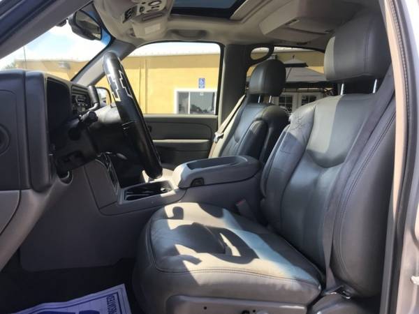 2005 Chevrolet Tahoe Lt heated Leather 3 rows of seating for sale in Wheat Ridge, CO – photo 9