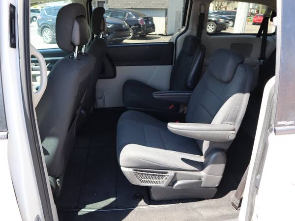 2010 Dodge Grand Caravan Hero - - by dealer - vehicle for sale in Indianapolis, IN – photo 14
