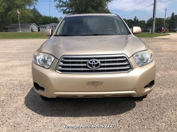 2008 Toyota Highlander Base 4WD 5-Speed Automatic - cars & trucks -... for sale in Fort Atkinson, WI – photo 2