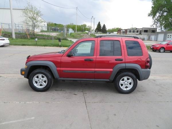 2007 Jeep Liberty 2WD 4dr Sport 218, 000 miles 1, 700 for sale in Waterloo, IA – photo 3