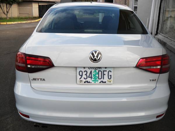 2017 Volkswagon Jetta - cars & trucks - by dealer - vehicle... for sale in Woodburn, OR – photo 4