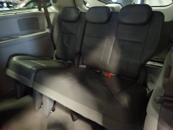 2010 Chrysler Town & Country TOURING AUTO V6! POWER ALL! LEATHER! DUAL for sale in Gretna, NE – photo 20