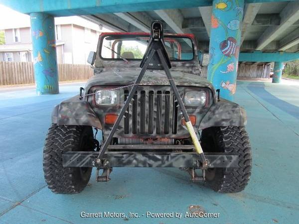 1995 Jeep Wrangler manual trans lifted near new tires low mi for sale in New Smyrna Beach, FL – photo 8