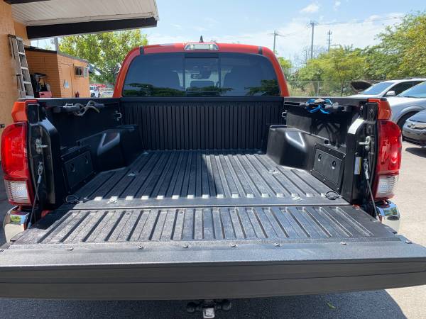 2018 TOYOTA TACOMA SR5 V6 - - by dealer - vehicle for sale in West Palm Beach, FL – photo 20
