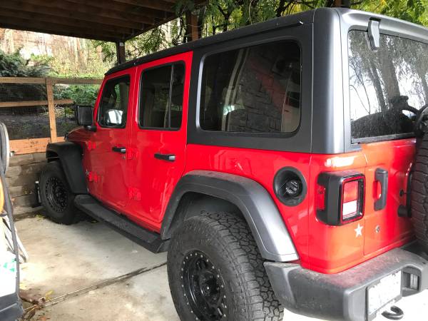2018 Jeep Wrangler JL Unlimited Sport-S LOW MILES 8300mi ONE OWNER -... for sale in Kelso, OR – photo 2