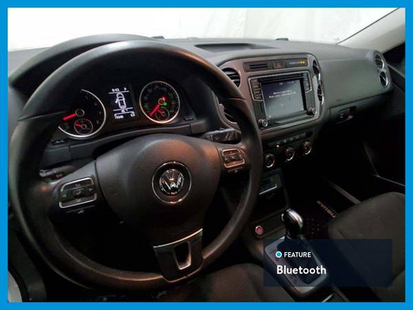 2017 VW Volkswagen Tiguan Limited 2 0T 4Motion Sport Utility 4D suv for sale in Ronkonkoma, NY – photo 24