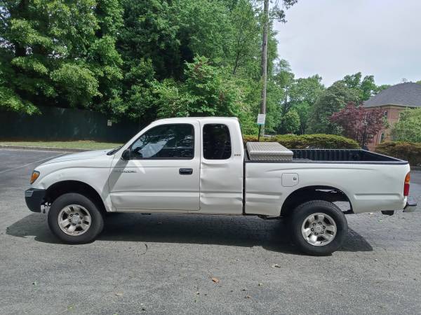2000 Toyota Tacoma prerunner 4 CYLINDER auto - - by for sale in Lawrenceville, GA – photo 14