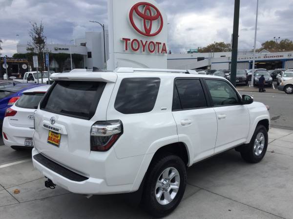 New 2019 Toyota 4RUNNER SR5 (THIRD ROW SEATING) 4X4 V6 4.0L (WHITE) for sale in Burlingame, CA – photo 3
