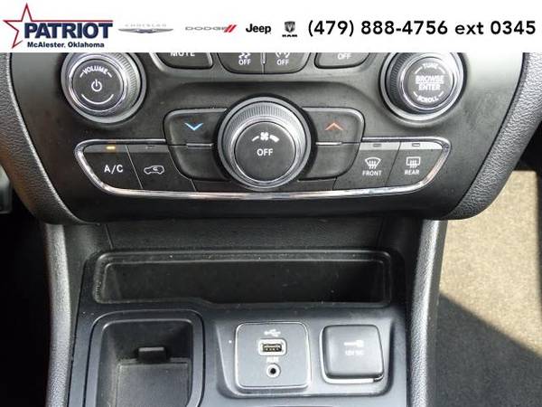2019 Jeep Cherokee Latitude - SUV - cars & trucks - by dealer -... for sale in McAlester, AR – photo 7