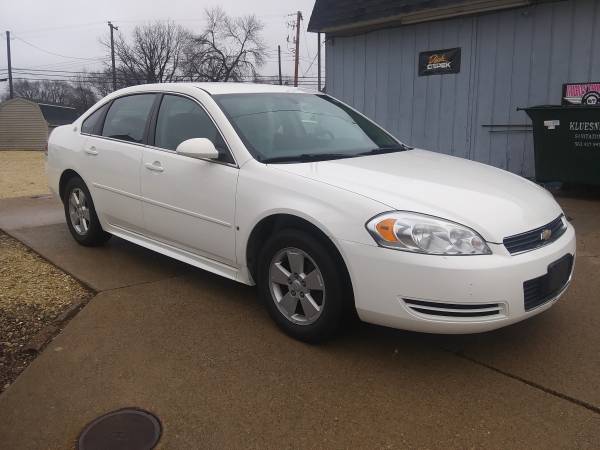 2009 Chevrolet Impala (REDUCED) - cars & trucks - by dealer -... for sale in Epworth, IA – photo 2