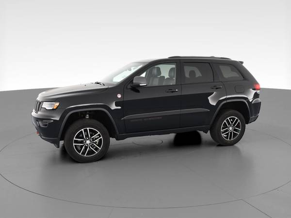 2018 Jeep Grand Cherokee Trailhawk Sport Utility 4D suv Black for sale in Saint Louis, MO – photo 4