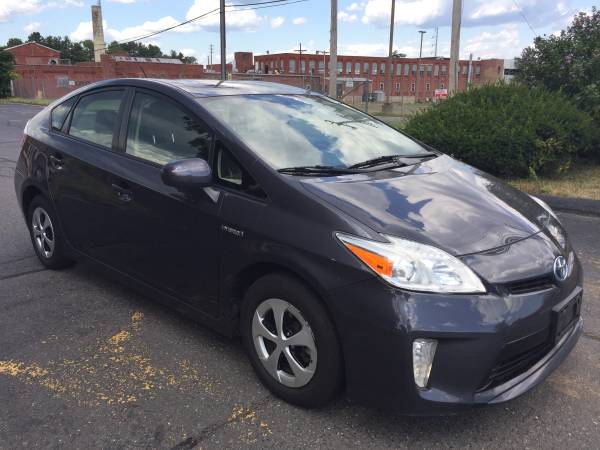 2012 Prius .. low miles .... moving sale - cars & trucks - by owner... for sale in West Hartford, CT – photo 3