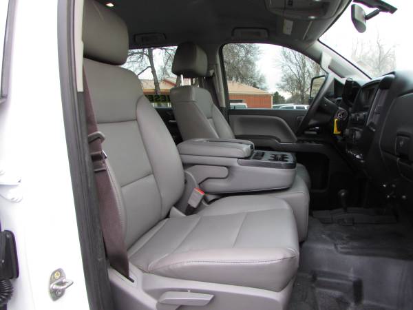 2017 Chevrolet Silverado 3500HD Crew Cab Dually 4WD - Duramax... for sale in Billings, MT – photo 17