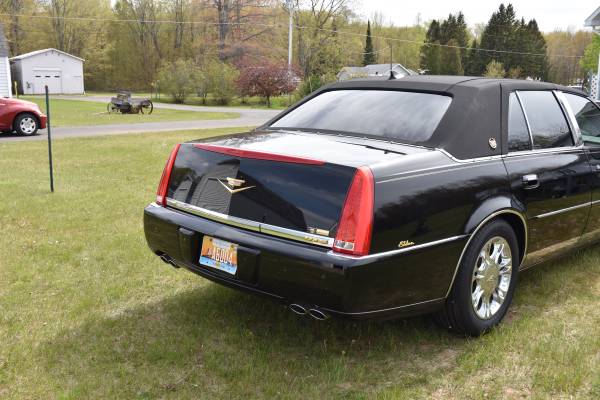 REDUCED $6K ONE-OF-A-KIND CADILLAC DTS SPECIAL EDITION GOLD VINTAGE for sale in Ontonagon, MN – photo 8