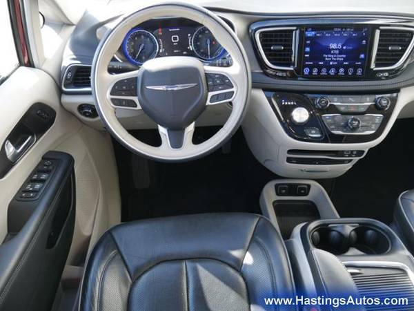 2017 Chrysler Pacifica Limited for sale in Hastings, MN – photo 9